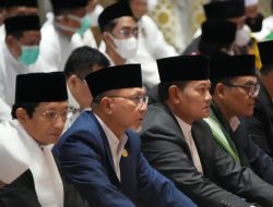 Panglima TNI Laksamana TNI Yudo Margono Sholat Idul Fitri Bersama Wapres di Istiqlal