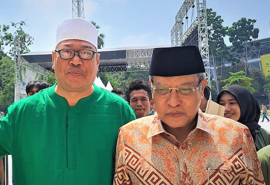 Photo : Mantan Sekjend NA, NS Aji Martono bersama Mantan Ketum PBNU KH. Said Aqil Siroj saat acara Nahdlatul Aulia Gelar Istighotsah Akbar di Stadion Madya Gelora Bung Karno pada Hari Minggu, 24 September 2023. (Doc.Ist)