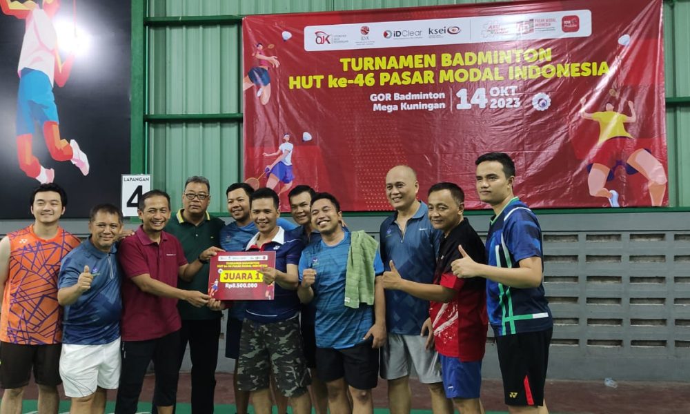 Foto : Perayaan HUT ke-46 Pasar Modal Indonesia semakin meriah dengan penyelenggaraan turnamen bulutangkis di GOR Badminton Mega Kuningan, Jakarta (14/10/23). (Doc.Idris)