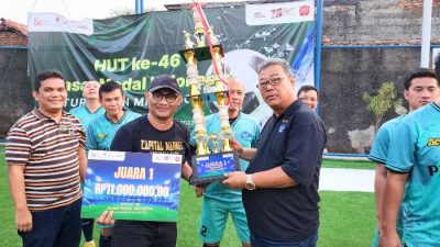 Foto : Tim Mini Soccer PROPAMI Merayakan Kemenangan Gemilang dalam Final Turnamen HUT Ke-46 Pasar Modal Indonesia. (Doc. PROPAMI)