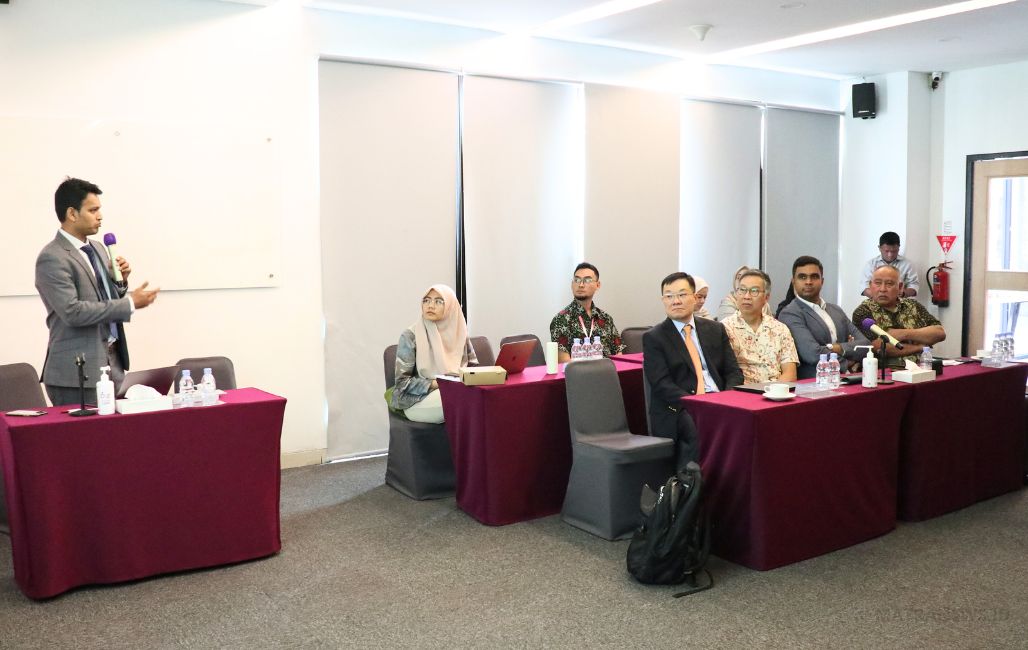 Foto : Round Table Discussion (RTD) yang bertajuk "Bariatric Laparoscopy: Current and Future in Medicine" dan "The Future of Minimally Invasive and Robotic Surgery in Colorectal Cancer Management", di Auditorium Brawijaya Hospital Saharjo (10/10/24)