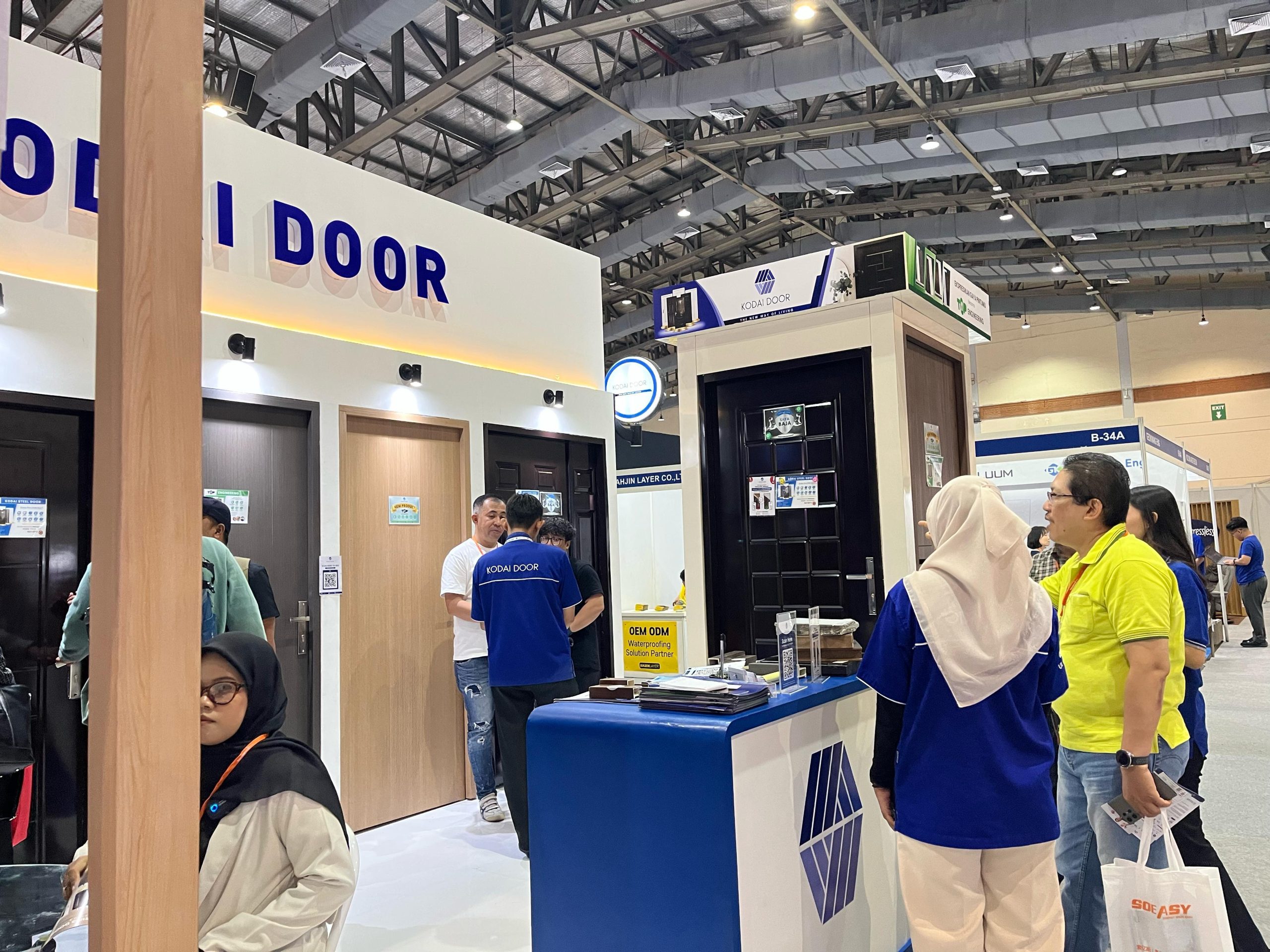 Foto : Stand KODAI DOOR di Hall B, Booth No. 17B, Pameran MEGABUILD Indonesia 2025 di Jakarta Convention Center (JCC) Senayan. (Doc.Ist)