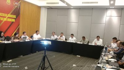 Foto : Kegiatan Kelompok Kerja (Pokja) Revisi Skema Kualifikasi dan Skema Sertifikasi Penyuluh Hukum Tahun Anggaran 2025, yang diselenggarakan oleh LSP Lemdiklat POLRI di Hotel Park 5 Simatupang, Jakarta Selatan. (31/7/25) (Doc.Ist)