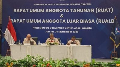 Foto : Suasana sidang pleno RUAT–RUALB PROPAMI 2025 di Jakarta, Jumat (26/9), yang dihadiri pengurus, anggota, serta perwakilan OJK, BEI, KSEI, dan KPEI. (Doc.Ist)